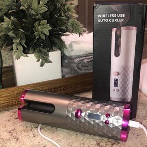 Wireless auto hair curler